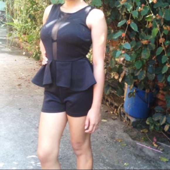 UK2LA Romper sz small - Picture 2 of 6